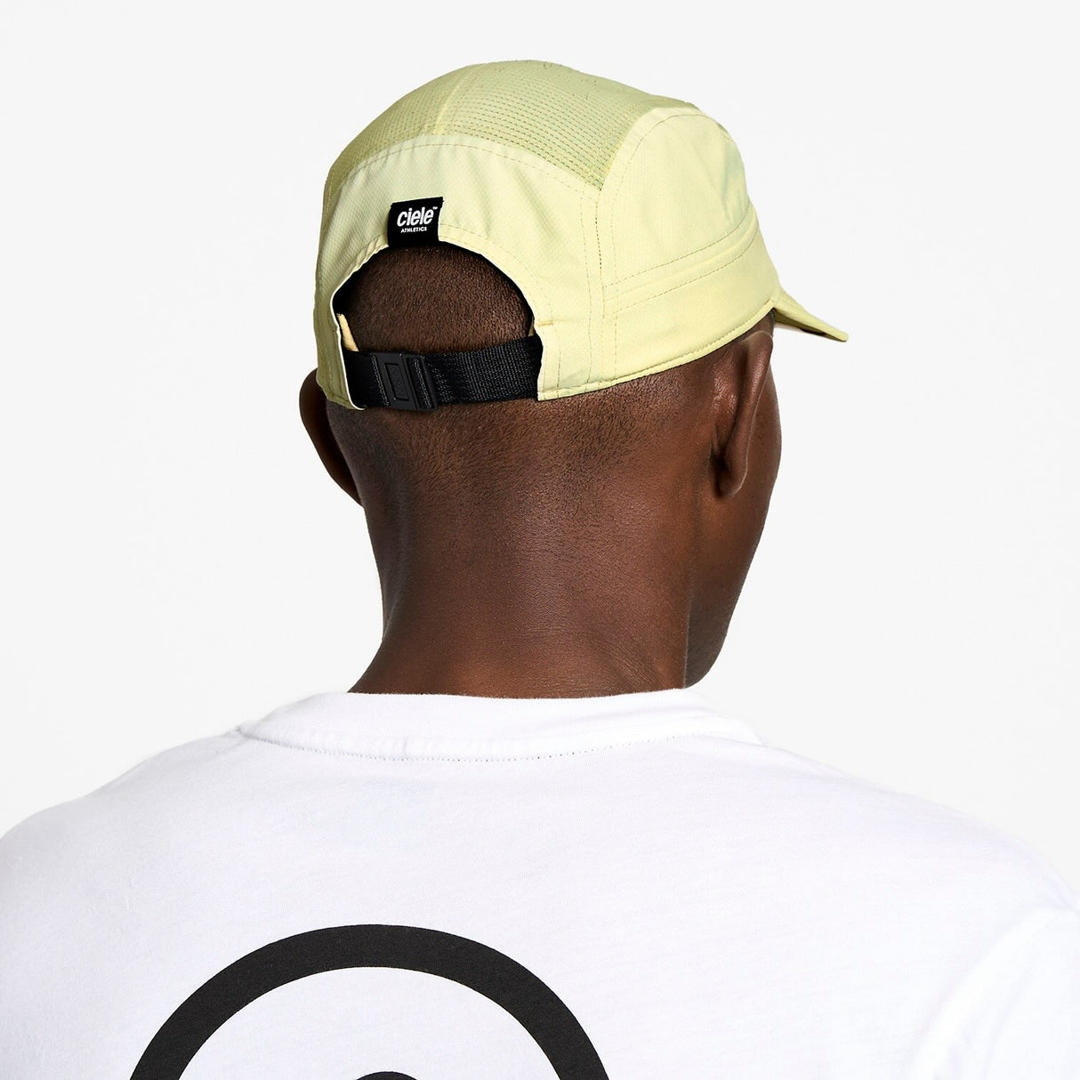 Ciele Athletics GOCap Classic Athletics running hat in Glade worn by a man on a neutral background.