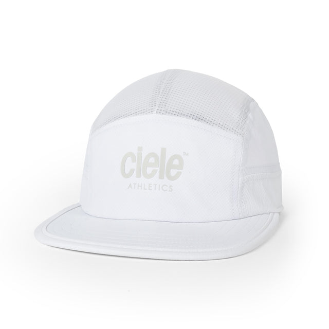 ciele athletics GOCap Classic - Athletics running hat in Ghost white on a neutral background.