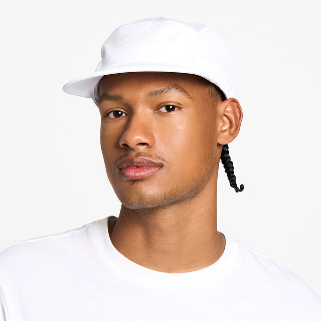 ciele athletics GOCap Classic - Athletics running hat in Ghost white on a neutral background.