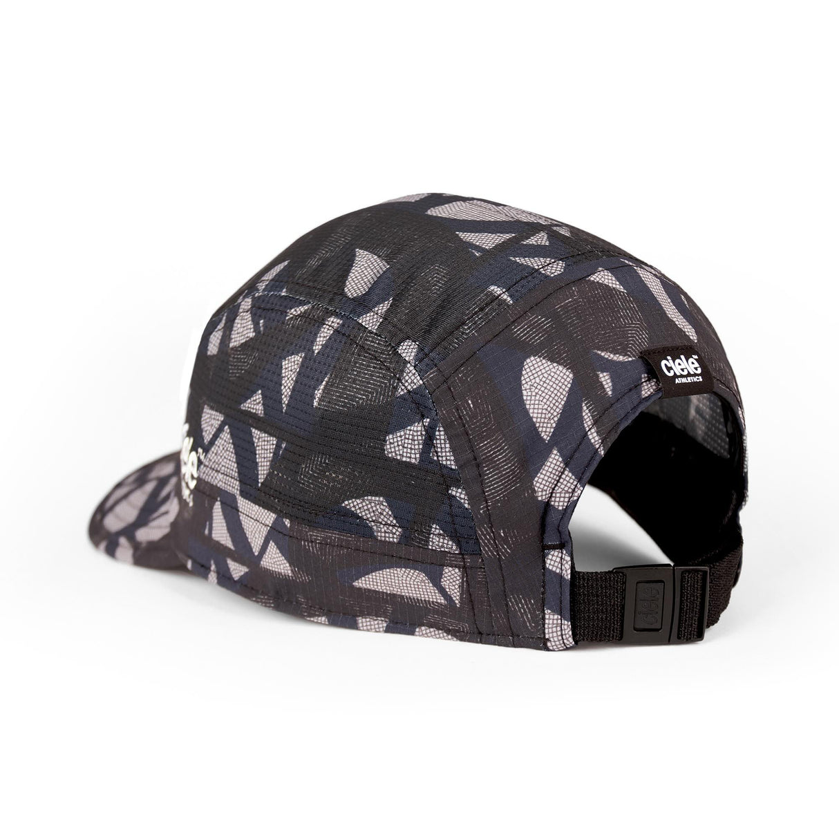 Ciele Athletics GOCap SC Field Loopy MU running hat in Lightgrey on a neutral background.