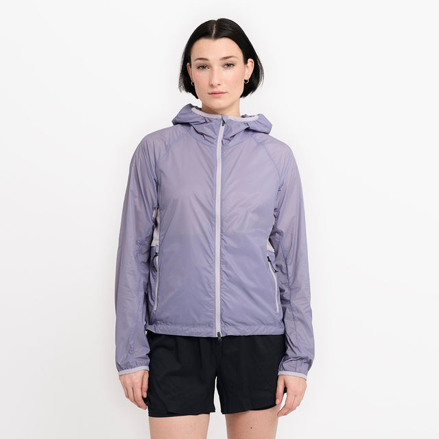 Ciele Athletics W VNTJacket women's running jacket in Light Grape worn by a woman on a neutral background.