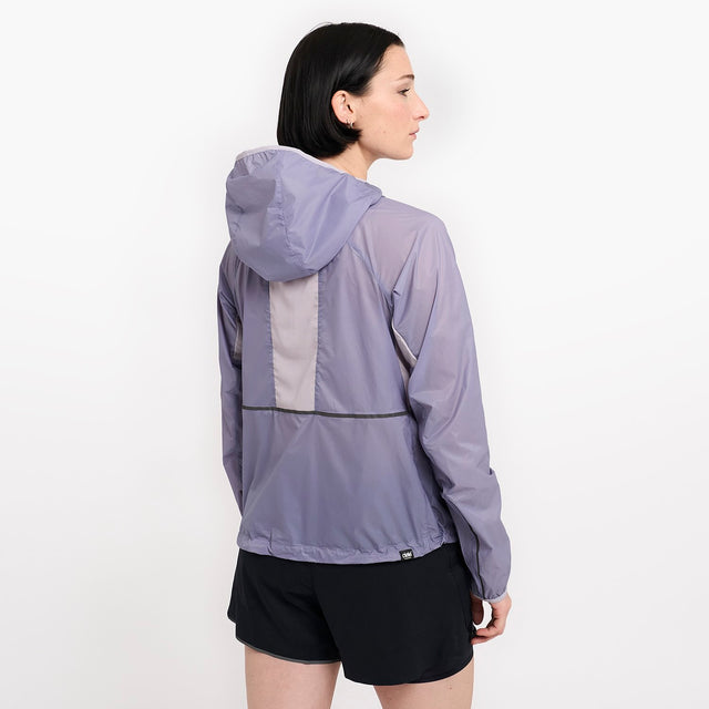 Ciele Athletics W VNTJacket women's running jacket in Light Grape worn by a woman on a neutral background.