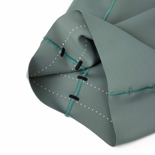 Ciele Athletics W FSTTight Short 7" women's running tights in Silver Pine on a neutral background.