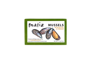 Matiz Mussels in Olive Oil & Vinegar on a neutral background.