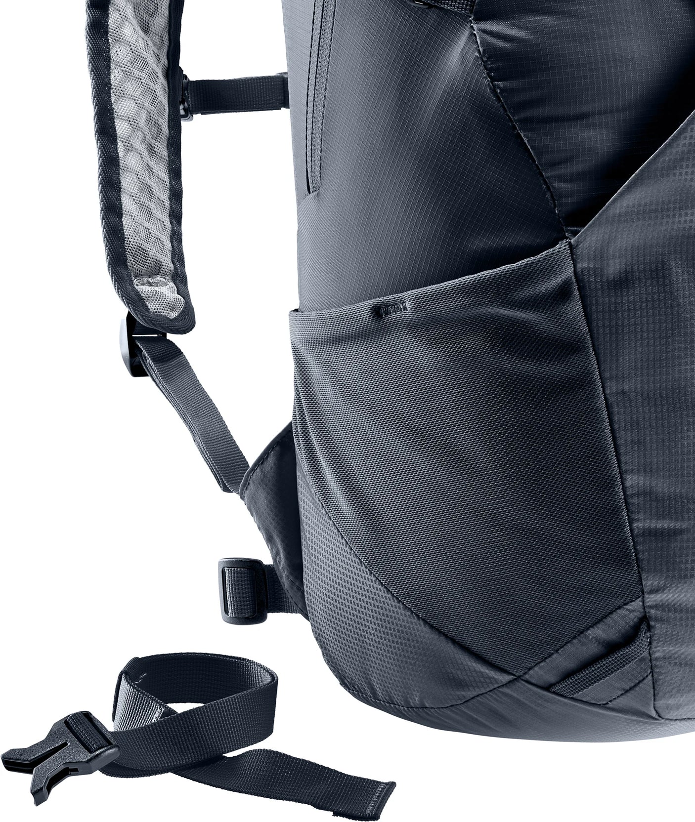 deuter Speed Lite 21 backpack in Black on a neutral background.