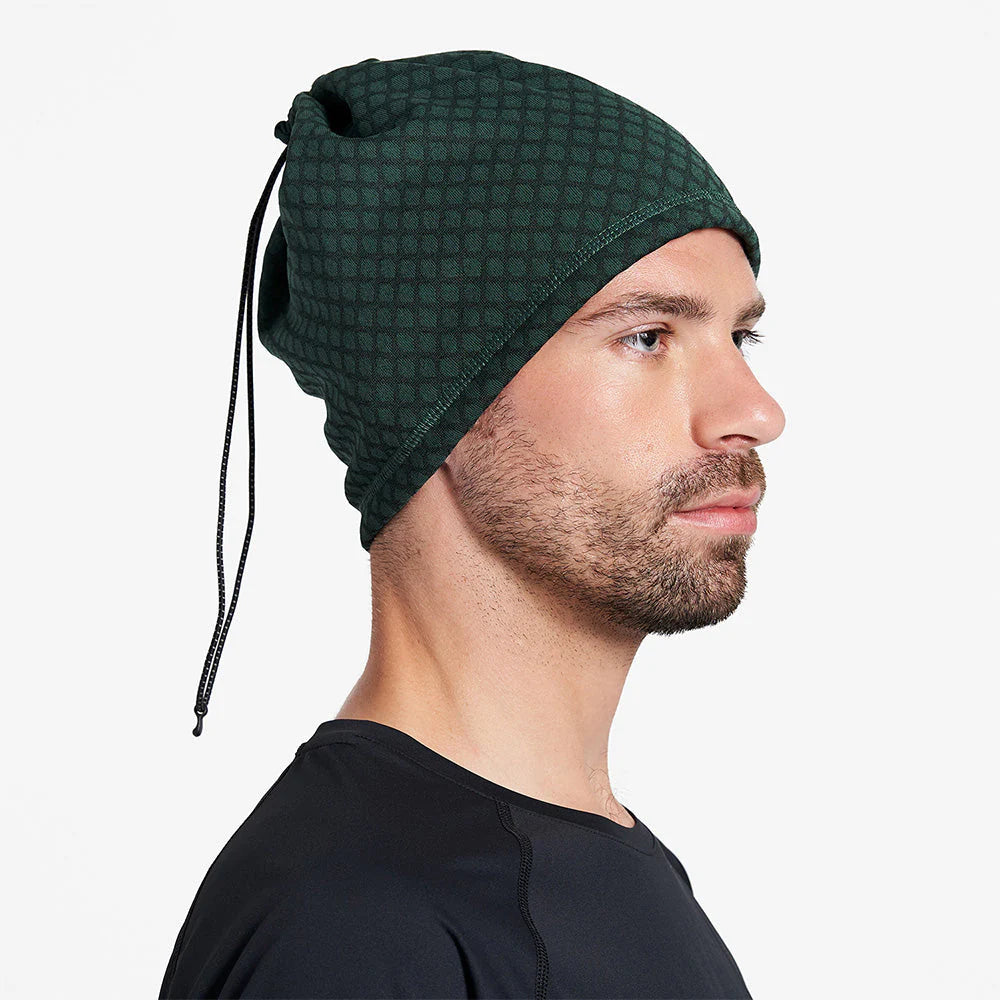 Ciele Athletics DOSBeanie winter running beanie and gaiter in Janium worn by a man on a neutral background.