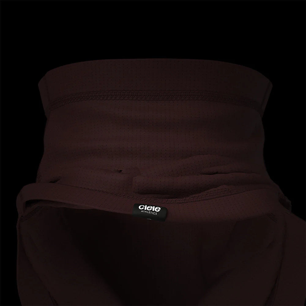 Ciele Athletics FSTCollar neck gaiter in Alero on a dark background.