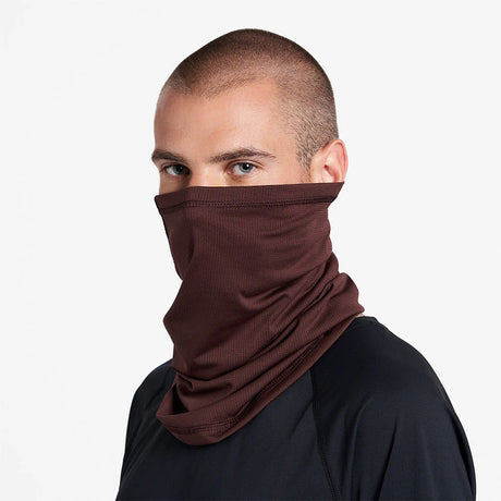 Ciele Athletics FSTCollar neck gaiter in Alero worn by a man on a neutral background.