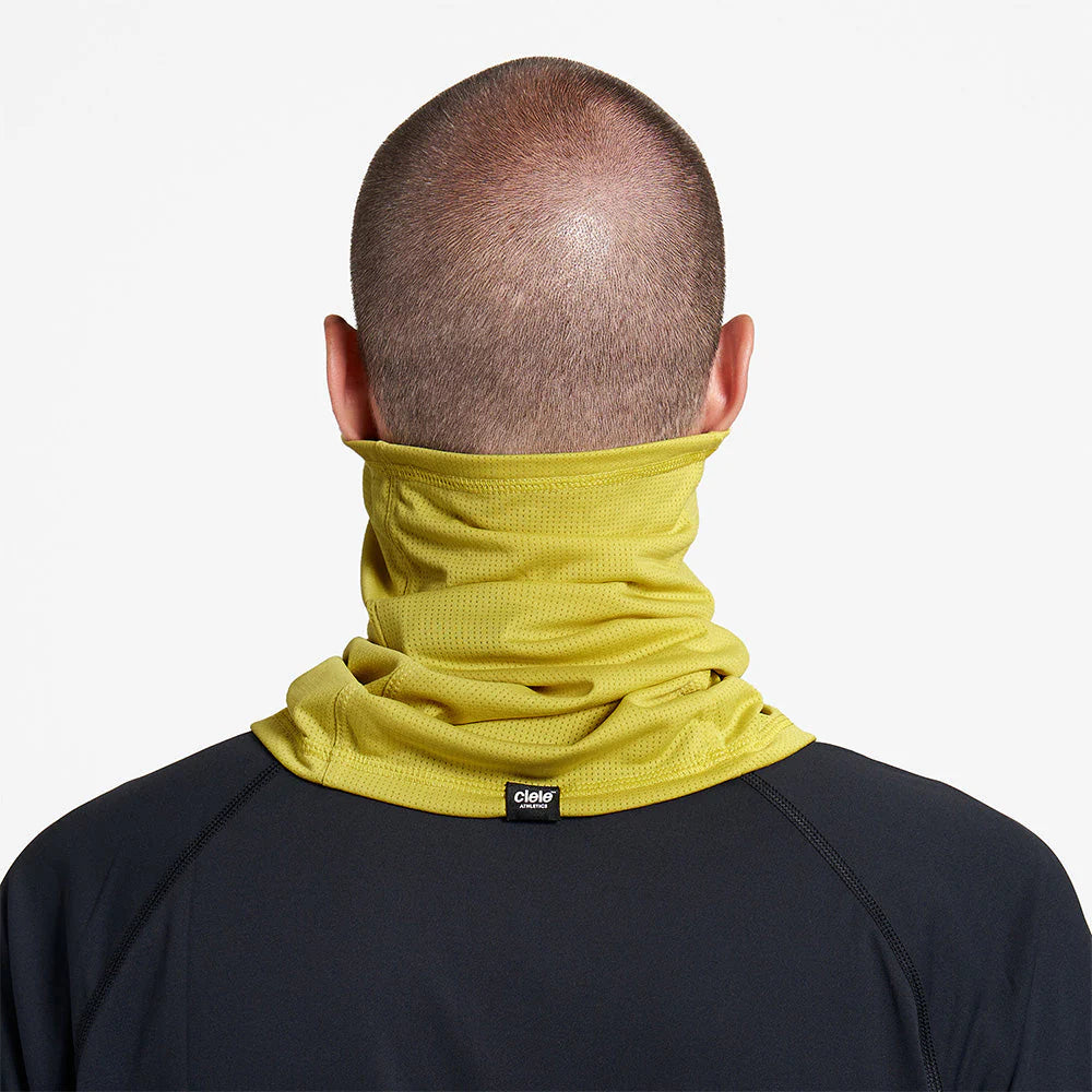 Ciele Athletics FSTCollar neck gaiter in Sogl worn from the rear on a neutral background.