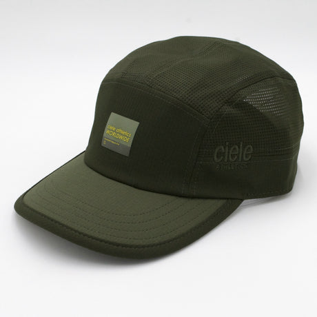 Ciele Athletics GOCap SC GRP - Winc running hat in Raven from the front on a neutral background.