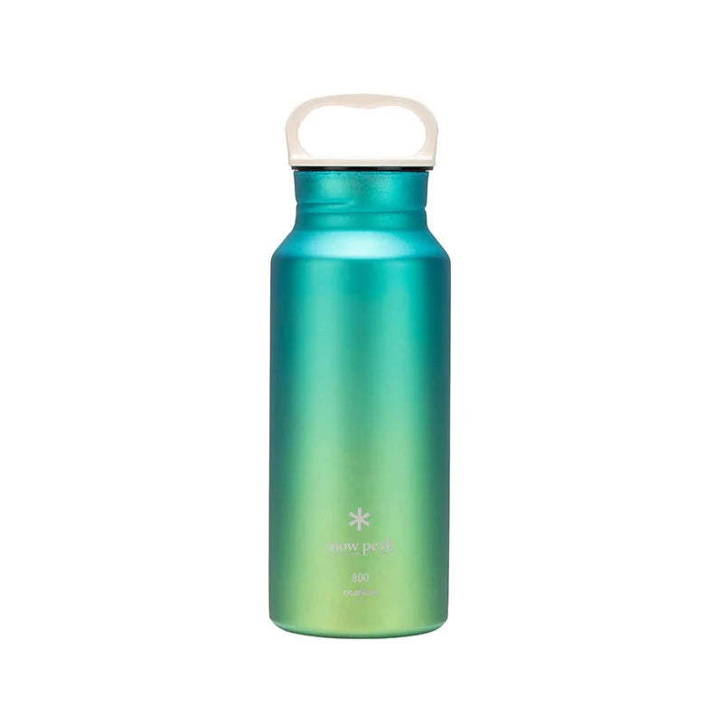 Snow Peak Recycled Titanium Aurora Bottle 800 ml on a neutral background.