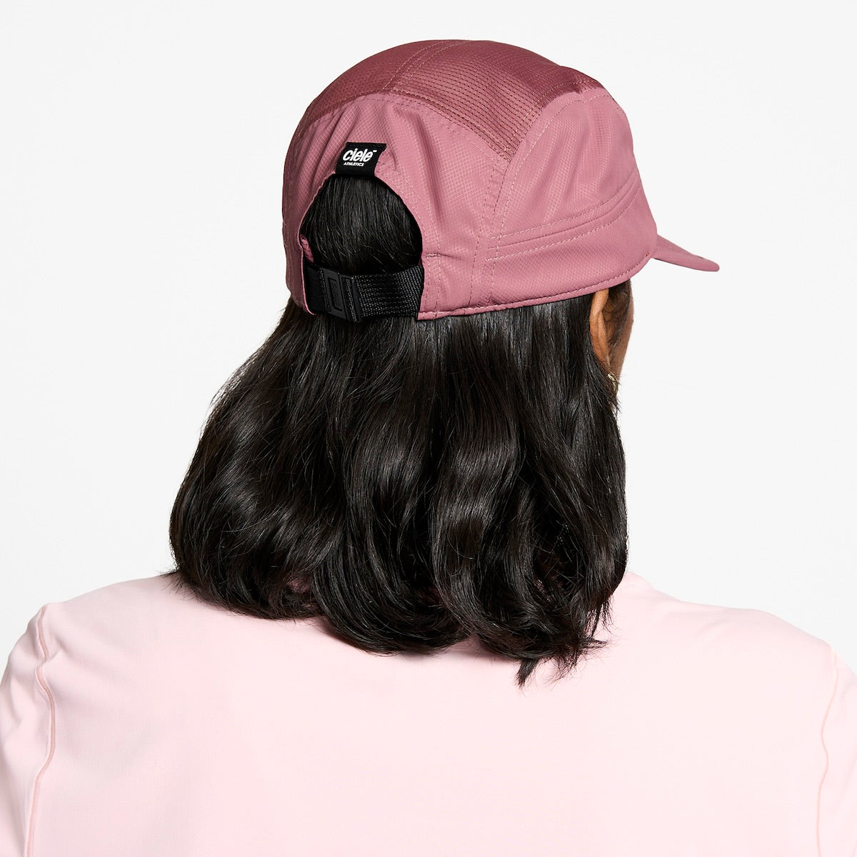 ciele athletics GOCap Classic - Athletics running hat in Deco Rose on a neutral background.