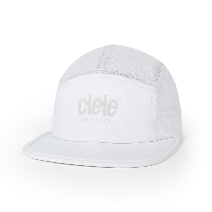 ciele athletics GOCap Classic - Athletics running hat in Ghost white on a neutral background.