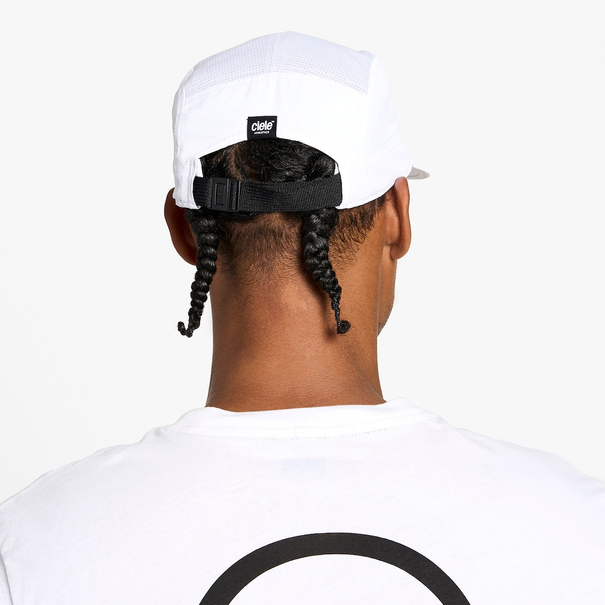 ciele athletics GOCap Classic - Athletics running hat in Ghost white on a neutral background.