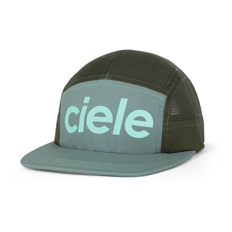 ciele athletics GOCap Comp - Century in Silver Pine/Seaweed on a neutral background.