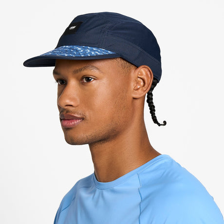 ciele athletics GOCap EQ - Frame S in Indigo on a neutral background.