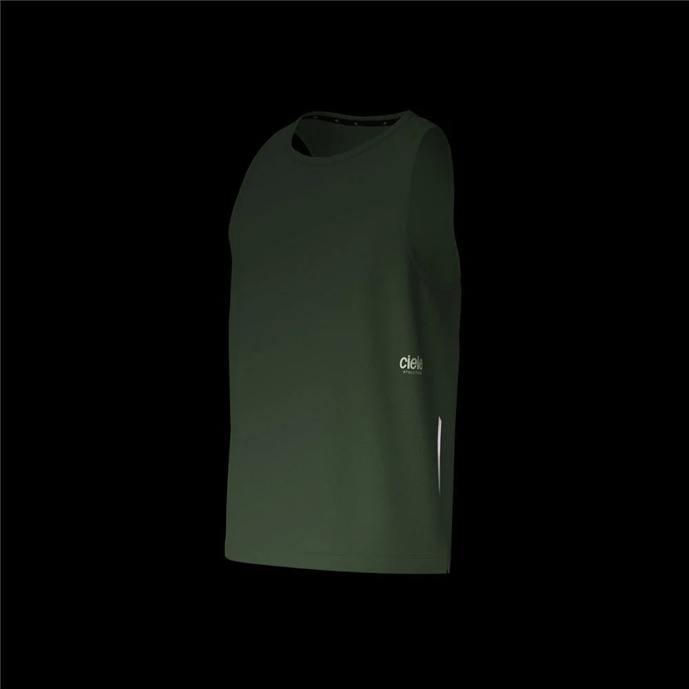 Ciele Athletics M DLYSinglet in Spruce from the front on a dark background.