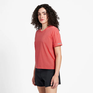 Ciele Athletics WNSBTShirt - Pieces in Tropograph worn by a woman from the side on a neutral background.